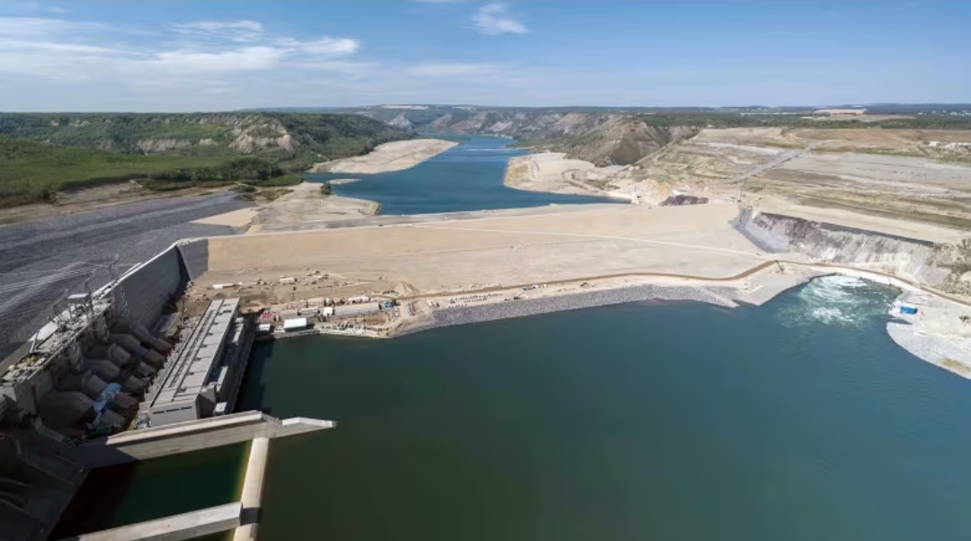 C dam on the Peace River have downstream impacts on Alberta?