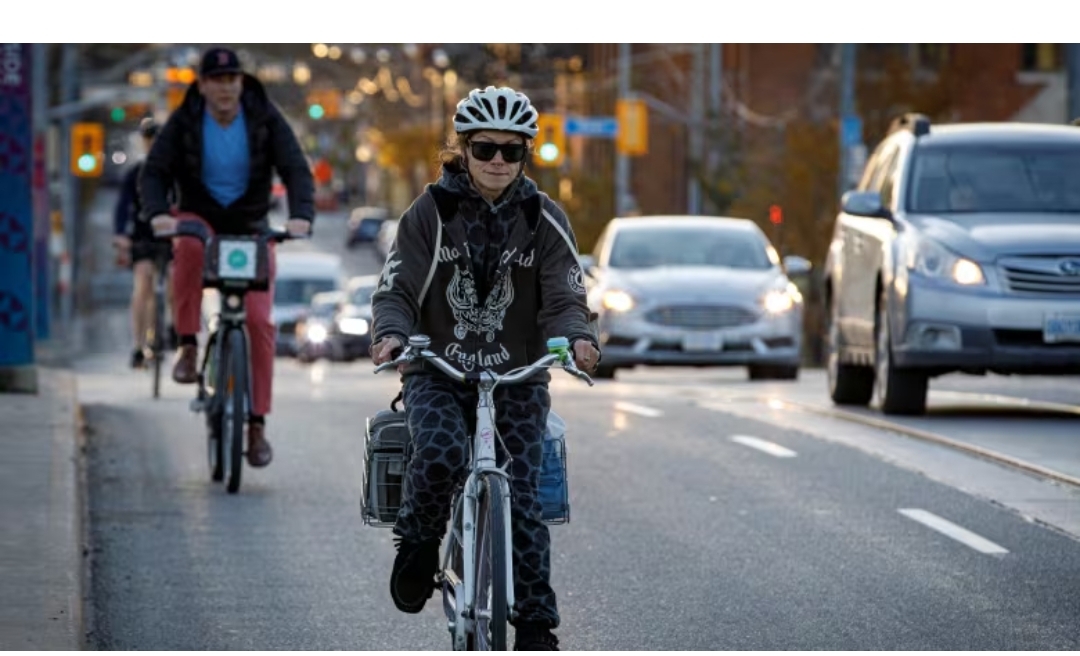 Ontario eyes barring new bike lanes where car lanes would be cut