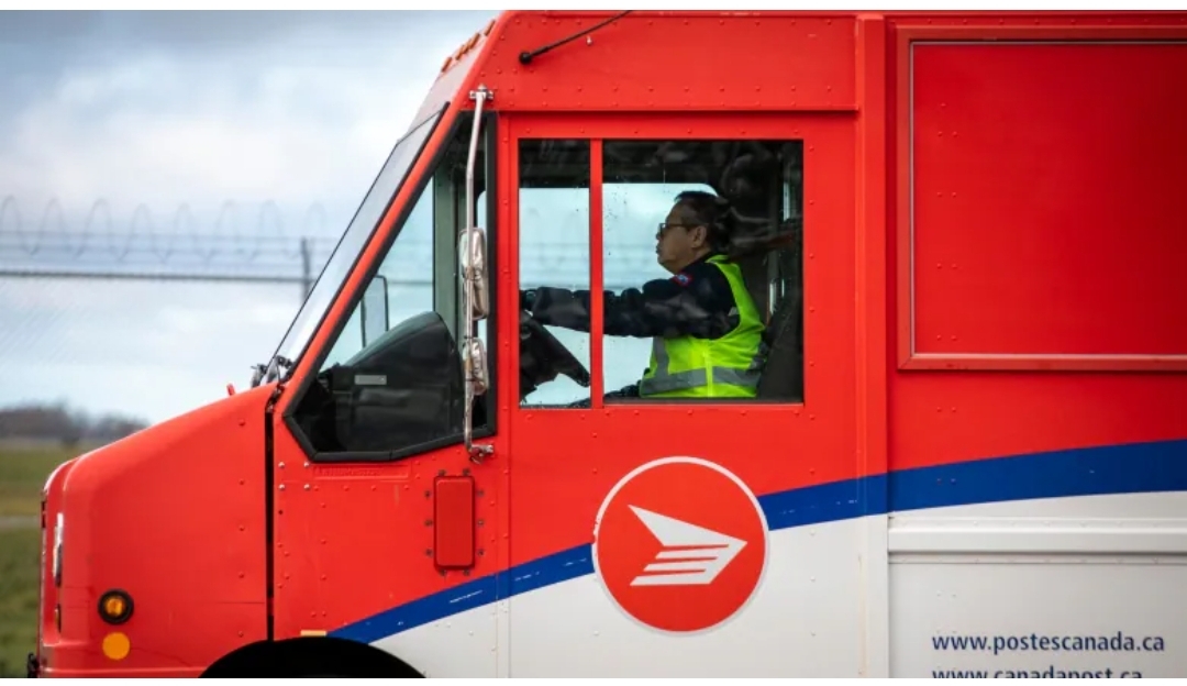 Canada Post workers go on strike, negotiations still underway