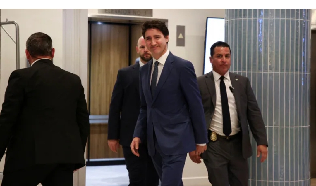 Trudeau in Florida to meet with Donald Trump in wake of tariff threat