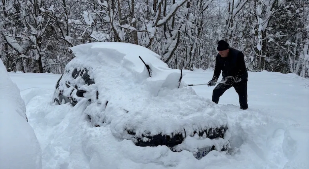 Warming Great Lakes could lead to stronger snow storms, climate scientists say