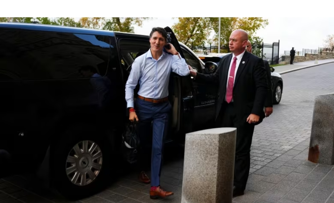 Some Liberal MPs issue an ultimatum to Trudeau: make up your mind to stay or go by Oct. 28